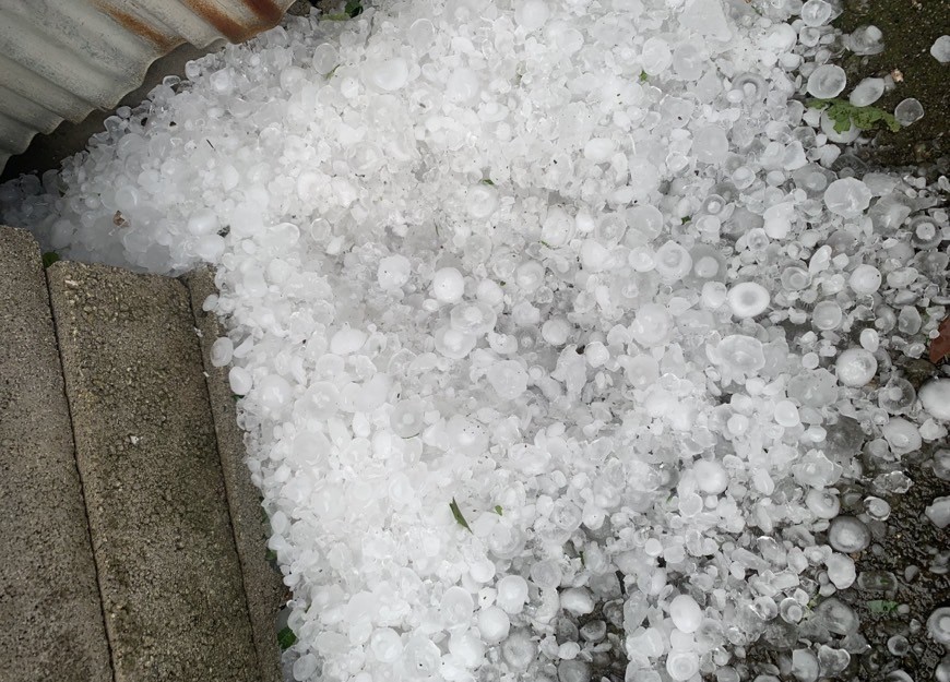 【雹被害】群馬県で大粒の雹が発生!火災保険申請できる?雹被害での火災保険の活用方法とは!? - エミール
