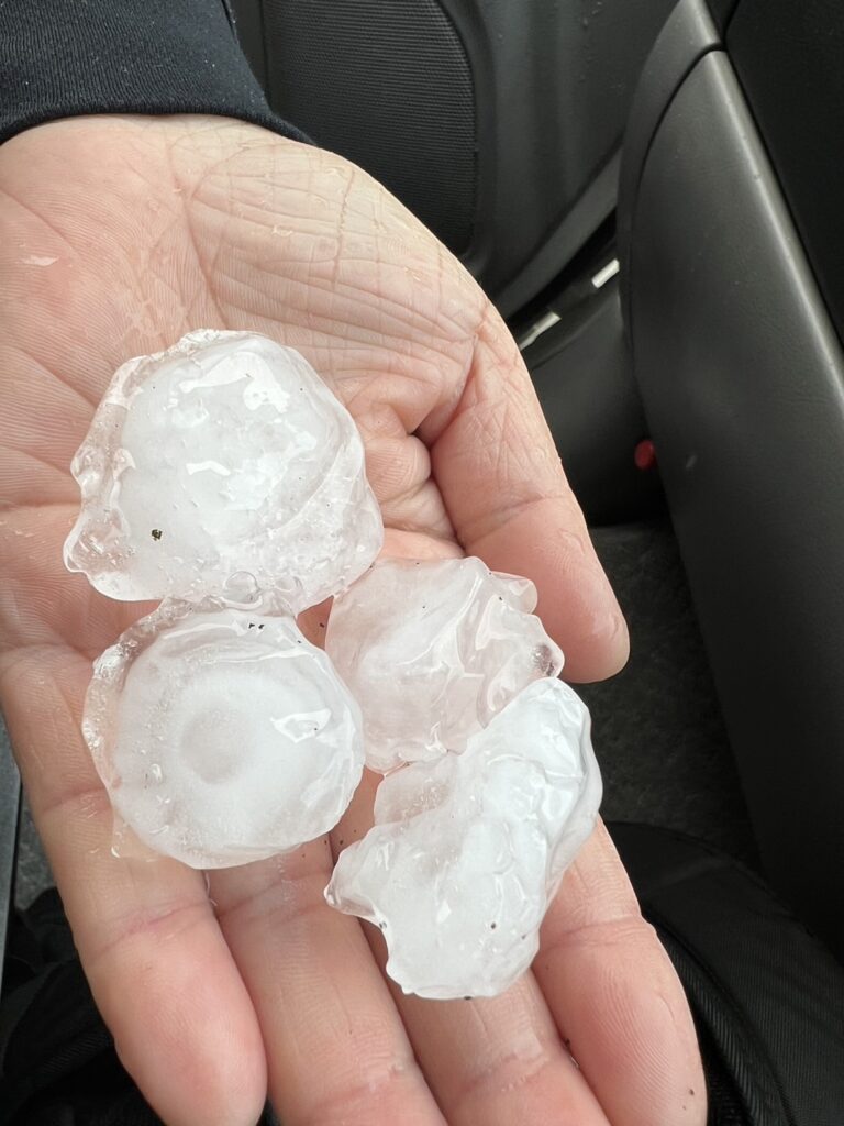 兵庫県で雹の被害が発生!姫路市、加古川市でけが人なども続出!建物の被害は火災保険が使えます! - エミール